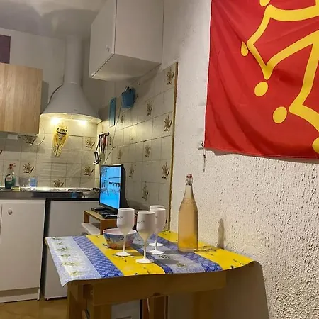 Prázdninový dům Maison De Village Terrasse Et Climatisation *